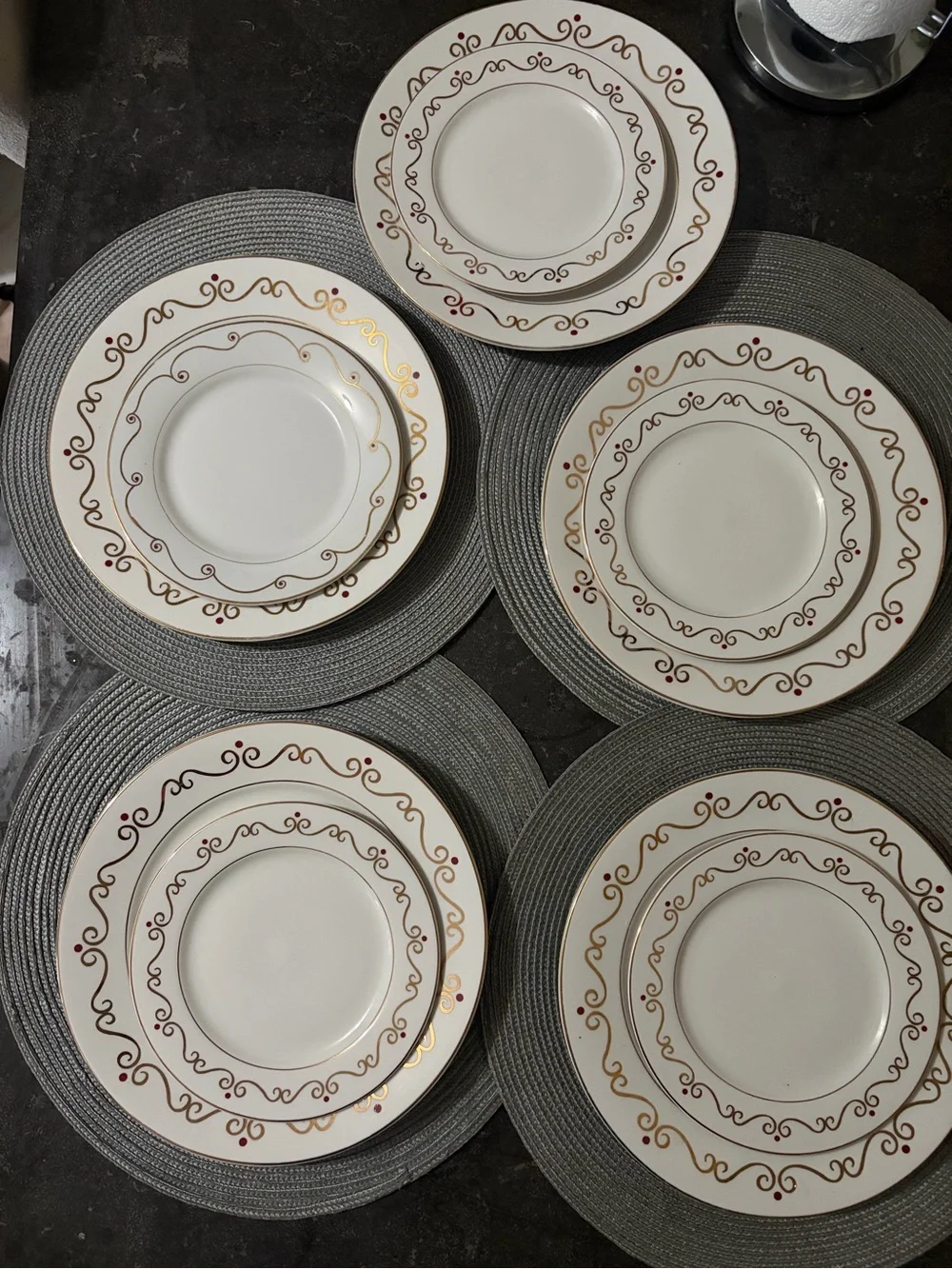 Vintage Pier 1 Christmas Plates Set
